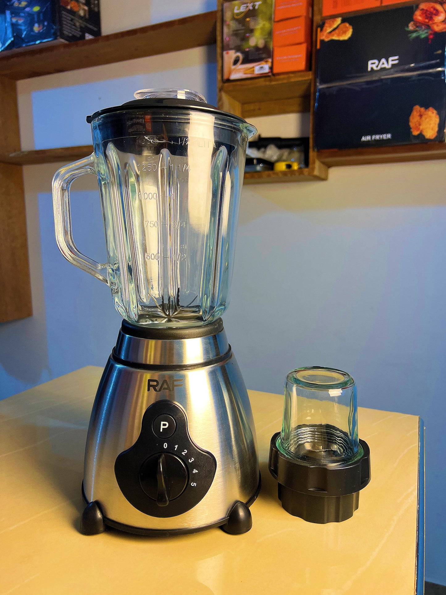 Licuadora RAF de VIDRIO de 1000 WTS de potencia con 2 VASOS.